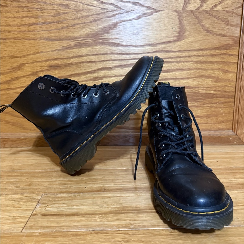 Dr. Marten's Luana Boots Women's Size 39 Black Leather Lace Up Combat Shoes